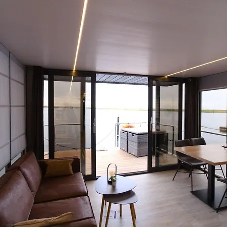 Hausboot Fjord Luna Mit Biosauna In Ботель