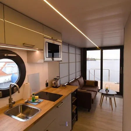 Ботель Hausboot Fjord Luna Mit Biosauna In *