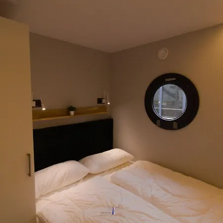 Ботель Hausboot Fjord Luna Mit Biosauna In