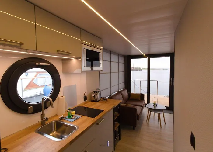 Botel Hausboot Fjord Luna Mit Biosauna In *