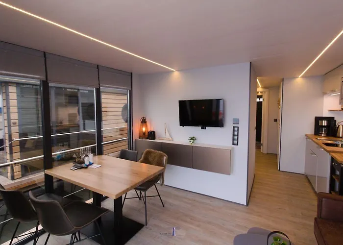 Botel Hausboot Fjord Luna Mit Biosauna In Wendtorf